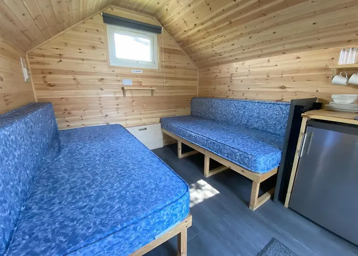 Cow Close Pods * Leyburn